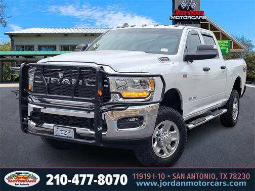 2020 RAM 2500 Tradesman Crew Cab 4X4 6'4' Box