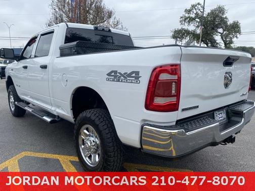 2020 RAM 2500 Tradesman Crew Cab 4X4 6'4' Box