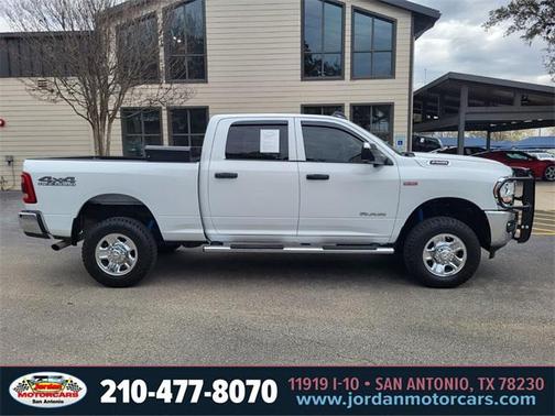 2020 RAM 2500 Tradesman Crew Cab 4X4 6'4' Box