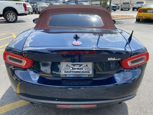 2018 FIAT 124 Spider Base