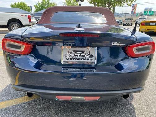 2018 FIAT 124 Spider Base