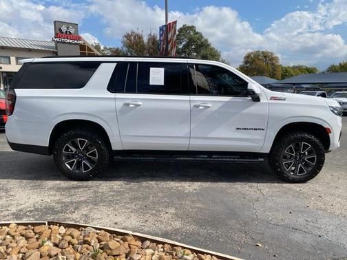 2022 Chevrolet Suburban 4WD Z71