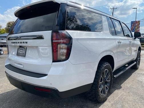 2022 Chevrolet Suburban 4WD Z71