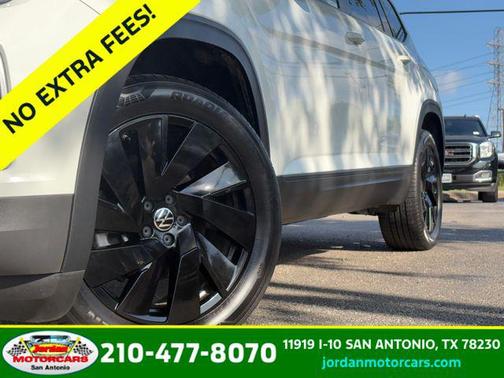 Pure White 2024 Volkswagen Atlas 2.0T SE w/Technology