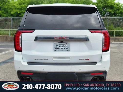 2022 GMC Yukon XL 4WD AT4
