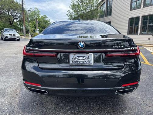 Black Sapphire Metallic 2020 BMW 740 740i