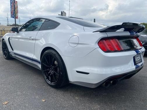 2017 Ford Shelby GT350 Base