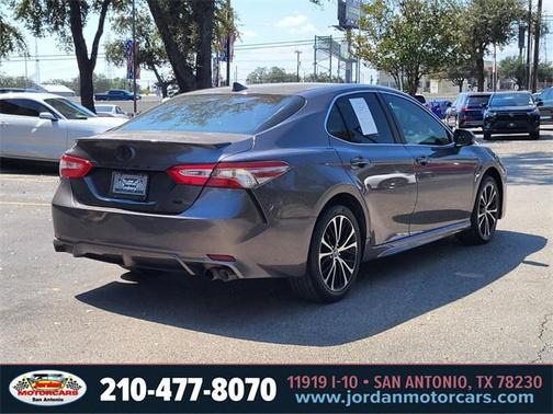 2019 Toyota Camry SE