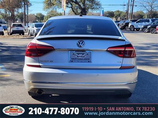 2018 Volkswagen Passat 2.0T SE