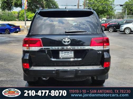 2019 Toyota Land Cruiser Base