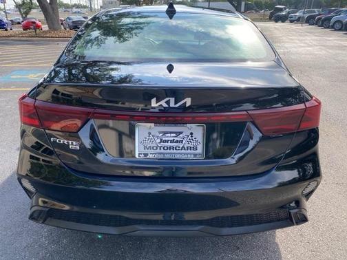2022 Kia Forte FE