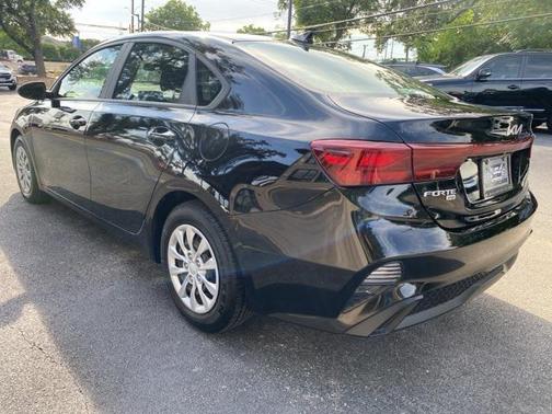 2022 Kia Forte FE