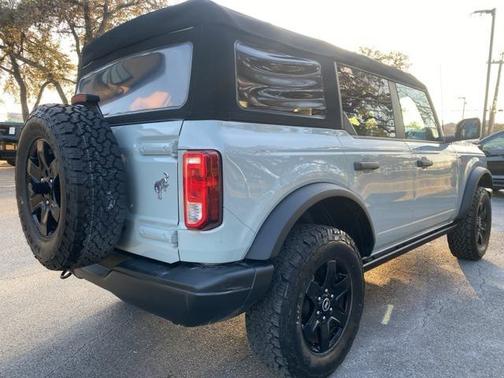 2023 Ford Bronco Black Diamond