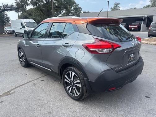 2019 Nissan Kicks SR