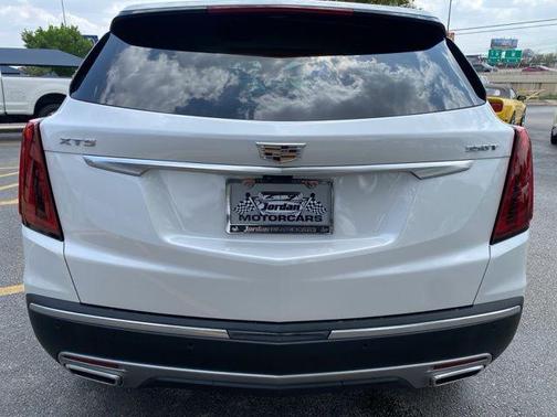 Crystal White Tricoat 2021 Cadillac XT5 Premium Luxury
