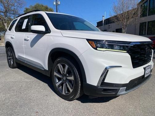 2023 Honda Pilot Touring 8-Passenger