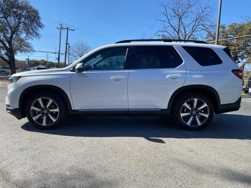 2023 Honda Pilot Touring 8-Passenger