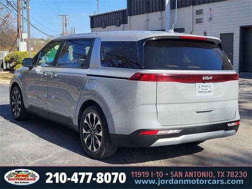 2023 Kia Carnival EX