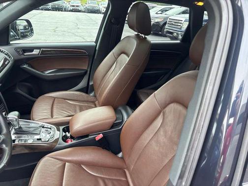 Moonlight Blue Metallic 2014 Audi Q5 2.0T Premium Plus
