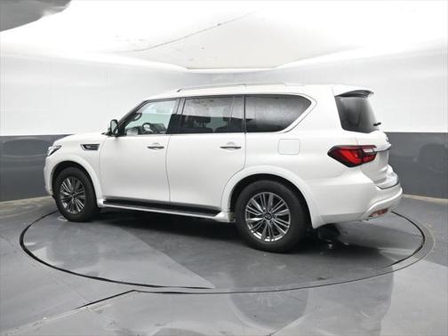 2022 INFINITI QX80 Luxe
