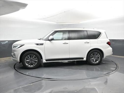 2022 INFINITI QX80 Luxe