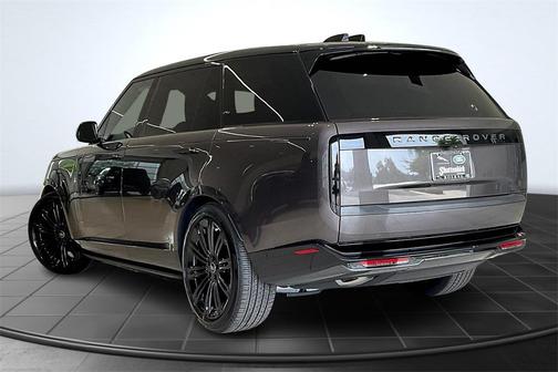 2025 Land Rover Range Rover P400 SE 7 Seat