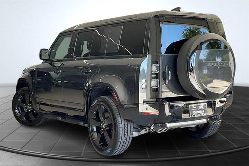 2025 Land Rover Defender 110 V8