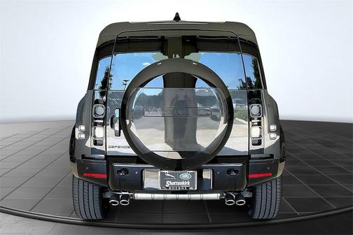 2025 Land Rover Defender 110 V8