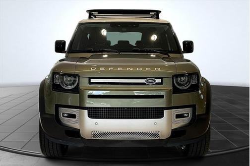2023 Land Rover Defender 90 SE