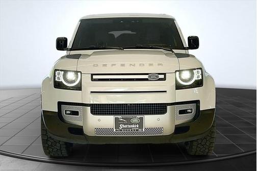 2023 Land Rover Defender 130 SE
