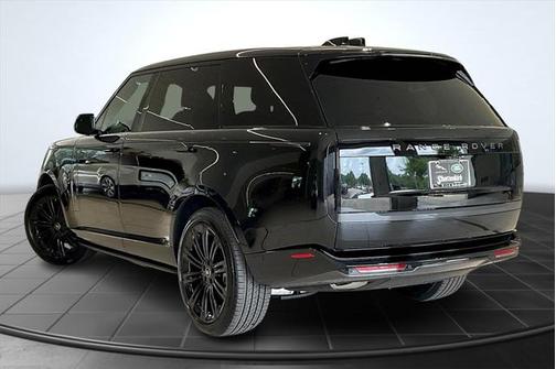 2025 Land Rover Range Rover P400 SE 7 Seat