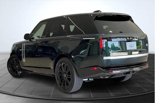 2025 Land Rover Range Rover P615 SV