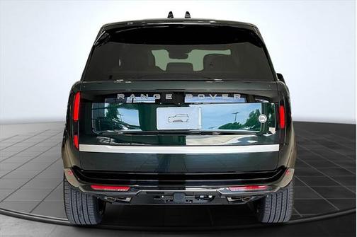 2025 Land Rover Range Rover P615 SV