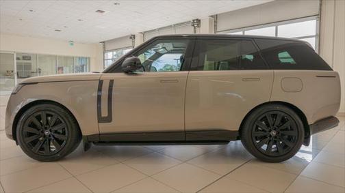 2025 Land Rover Range Rover P550e Autobiography