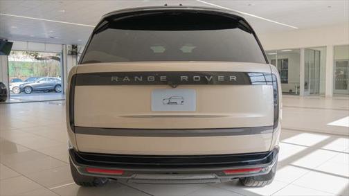 2025 Land Rover Range Rover P550e Autobiography