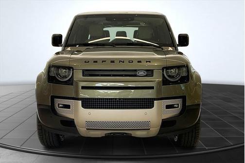2023 Land Rover Defender 130 SE