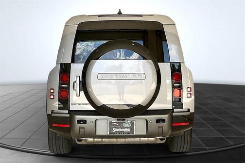 2024 Land Rover Defender 130 P400 Outbound
