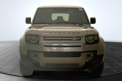2024 Land Rover Defender 130 P400 Outbound