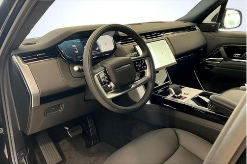2025 Land Rover Range Rover P400 SE 7 Seat