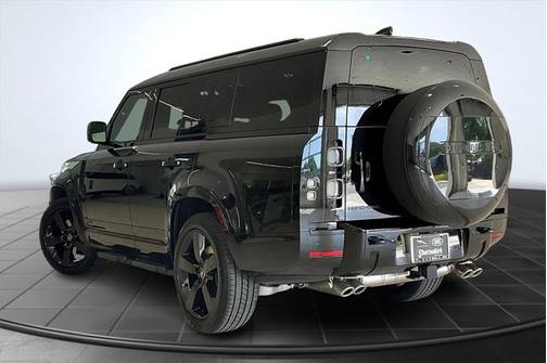 2025 Land Rover Defender V8
