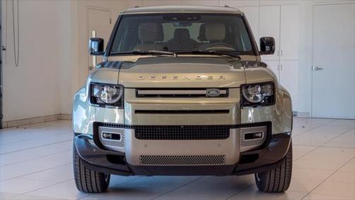 2025 Land Rover Defender 90 P400 X-Dynamic SE