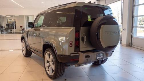 2025 Land Rover Defender 90 P400 X-Dynamic SE