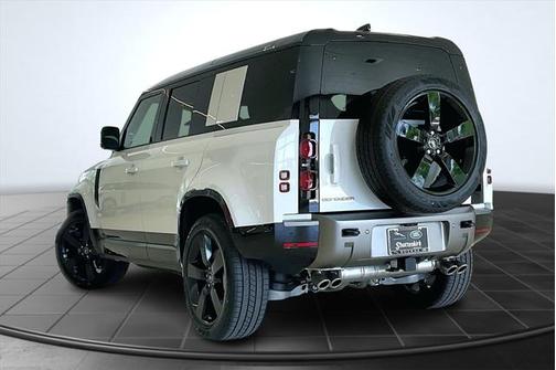 2025 Land Rover Defender 110 P500 X-Dynamic SE