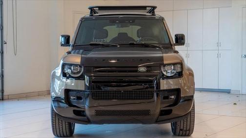 2025 Land Rover Defender 110 P400 X