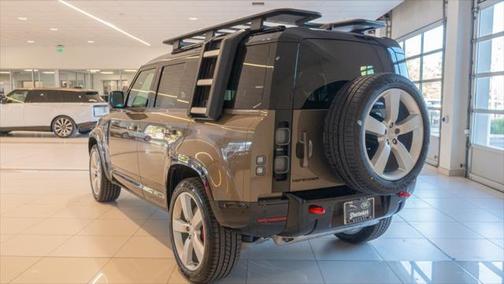 2025 Land Rover Defender 110 P400 X
