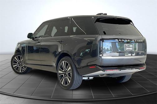 2025 Land Rover Range Rover P400 SE 7 Seat