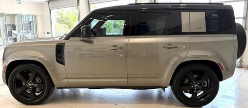 2022 Land Rover Defender 110 XS Edition