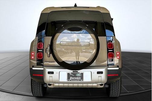 2025 Land Rover Defender 130 P400 S