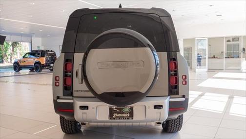 2025 Land Rover Defender 130 P300 S
