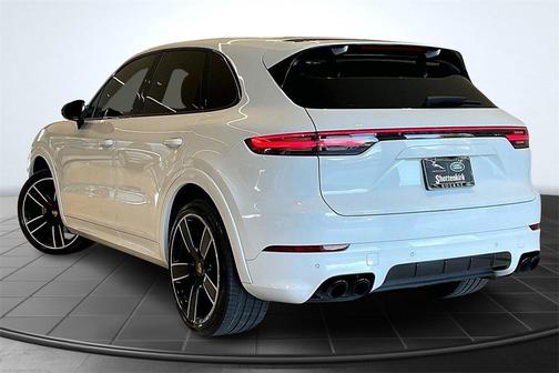 2023 Porsche Cayenne Platinum Edition